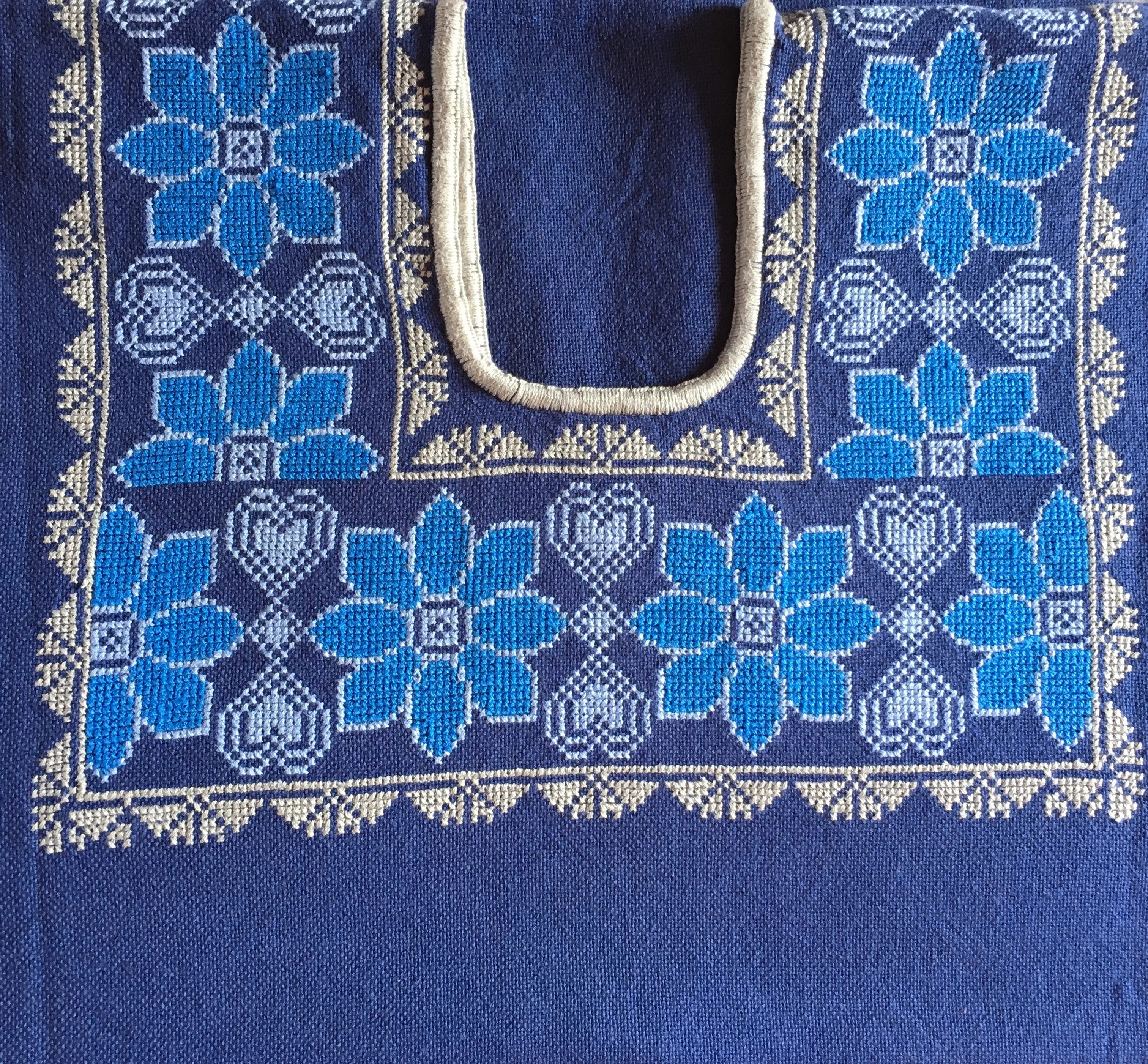 Embroidered Blouse “Zipiajo”- Medium/Lg
