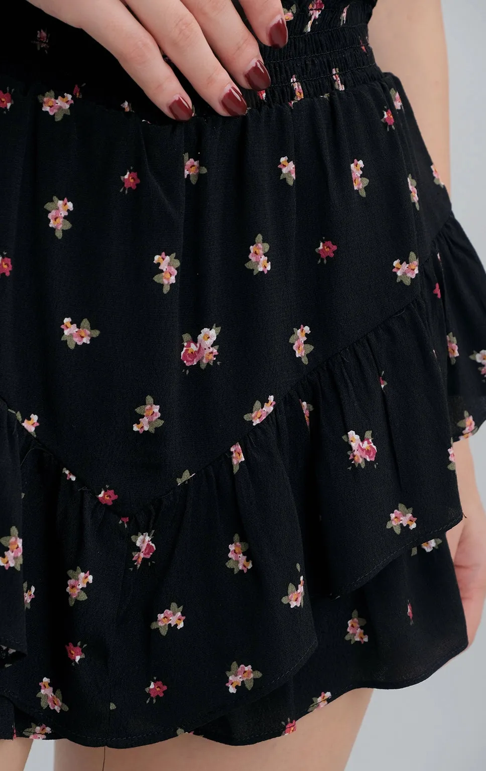 FLORAL TIERED FLOWY SHORTS