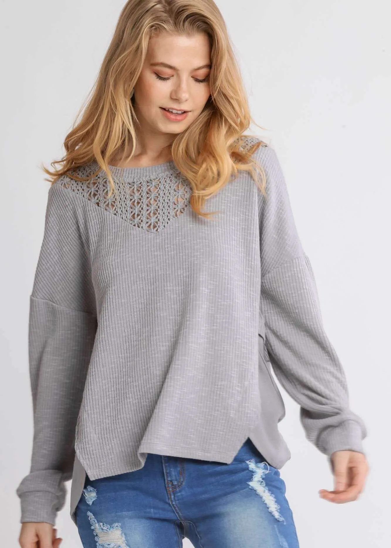 Free and Easy Top (Cool Gray) by UMGEE