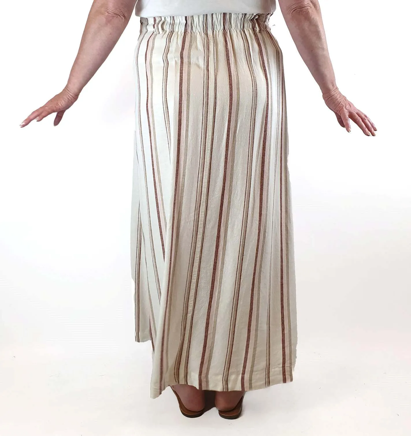 White skirt with virtical red and pink striped print size XL (best fits size 16)
