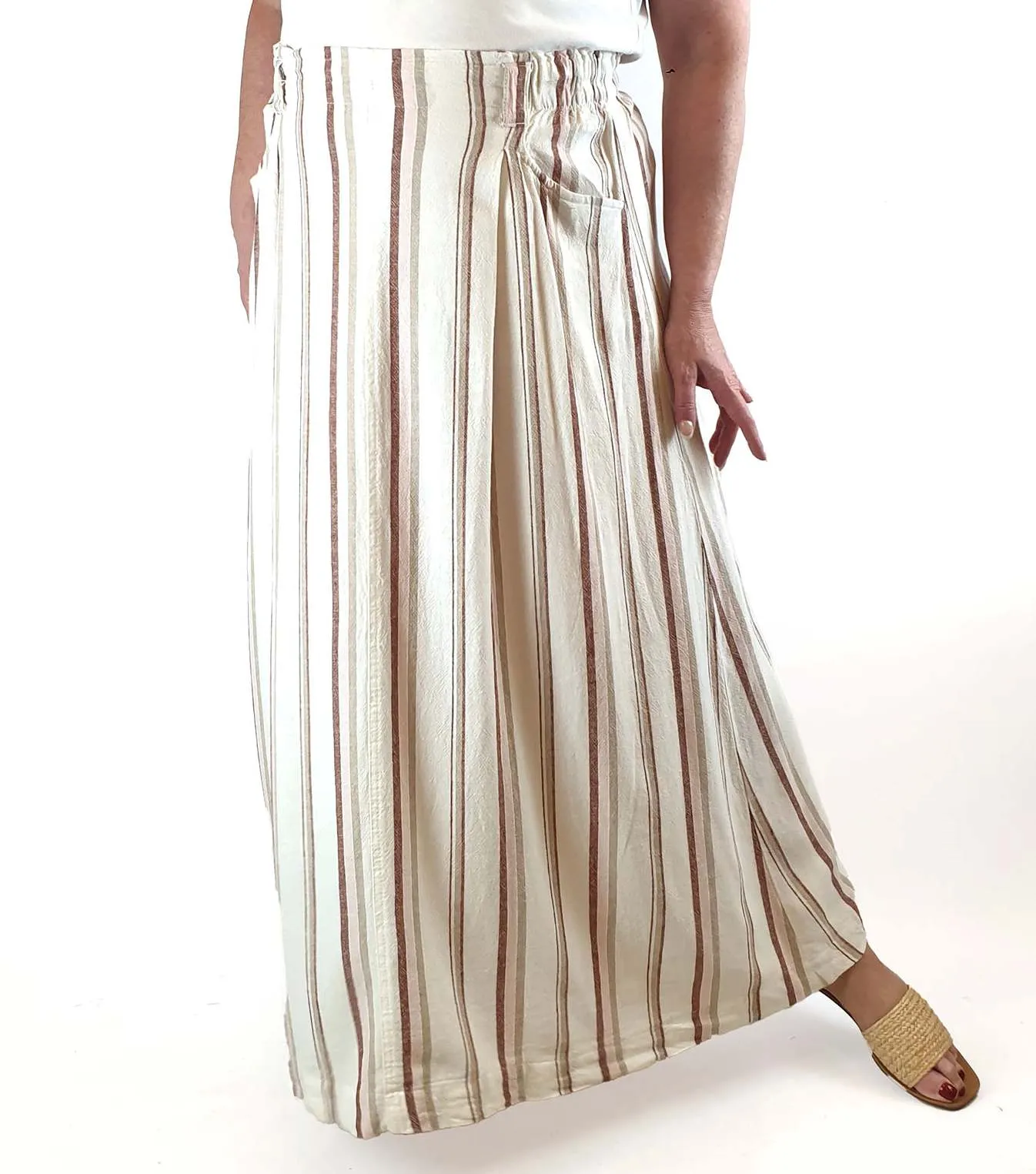 White skirt with virtical red and pink striped print size XL (best fits size 16)